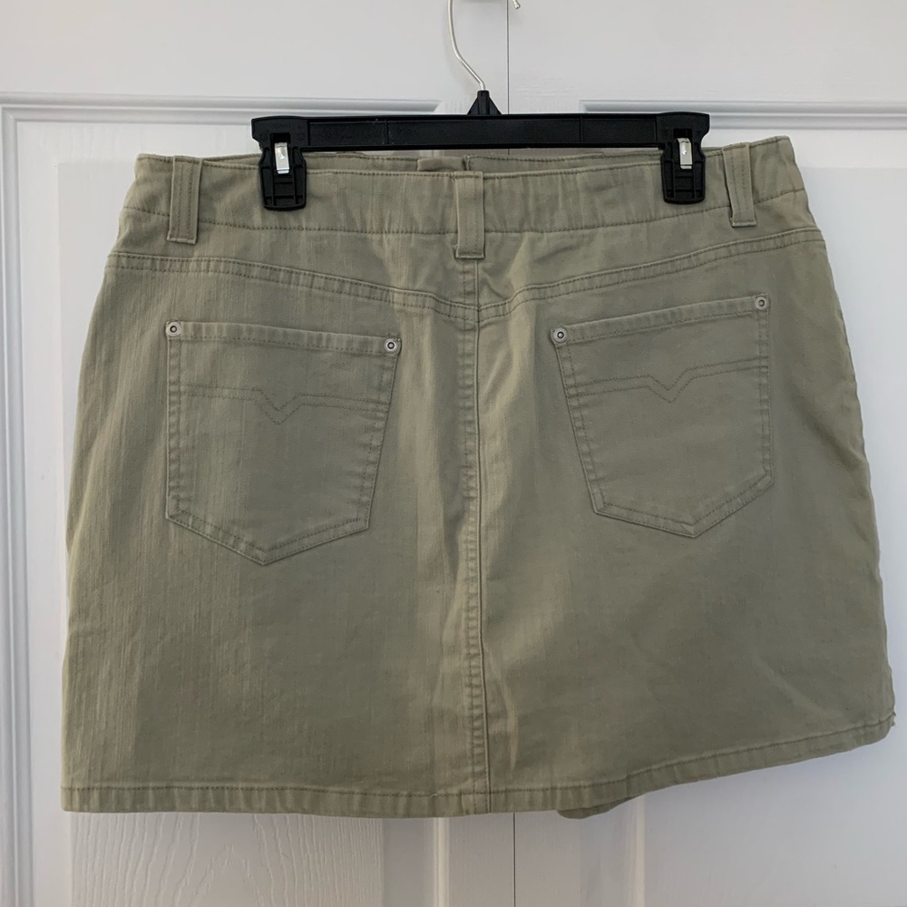 EUC Gloria Vanderbilt Olive Green Denim Skort Size 14 Spring Summer - Picture 4 of 11